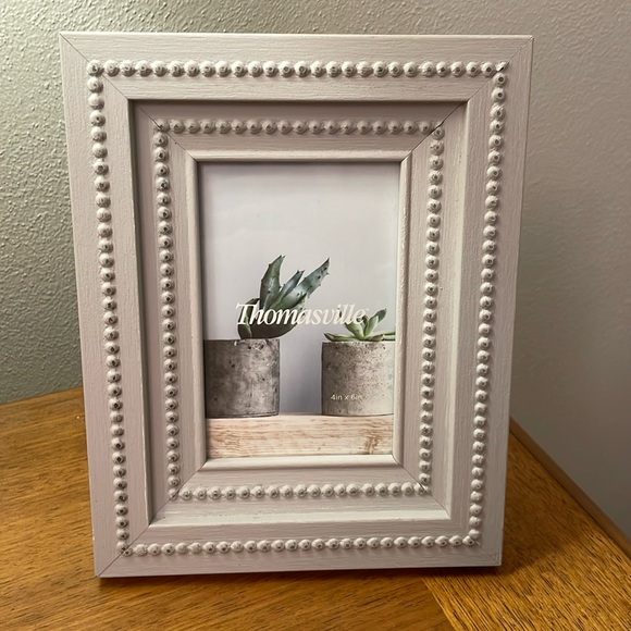 Thomasville Marketplace Picture Frame for Wall Hanging or Tabletop - Picture 1 of 13